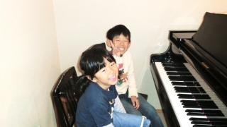 宝塚～西宮の音楽教室はピアノ・リトミック２才児３才児・ボーカル・ボイトレ・声楽・アカペラ・サックス・大人のレッスン習い事ができる音楽教室です。 西宮北口からも近い宝塚の櫻井ピアノ教室。